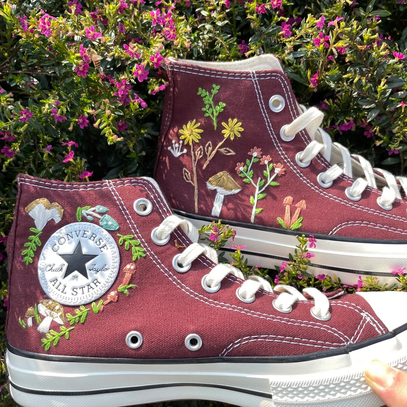 Converse Custom Floral Embroidery/ Embroidered Wedding Flowers Converse 1970s Shoes/Converse Custom Flower Embroidery/ Bridal Converse/ Custom Converse Chuck Taylor 1970s Embroidery Logo/Wedding Converse