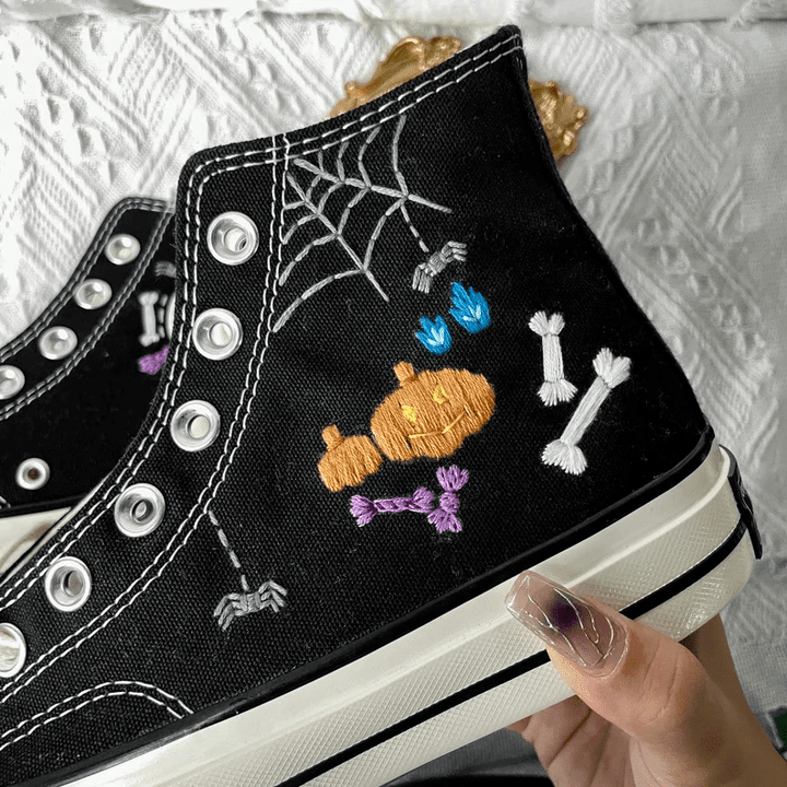 Converse Custom Chuck Taylor 70 embroidered flowers/ Custom Converse Embroidery/ Custom Converse Embroidery/ Converse Chuck Taylor embroidered Flowers/ Embroidery Flowers Wedding Converse/ Gift For Best Friend Embroidered Butterfly Converse
