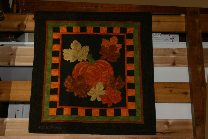 Pumpkin And Leaves Quilt Cunyh