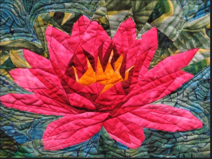 Pink Lotus Quilt Tubmv