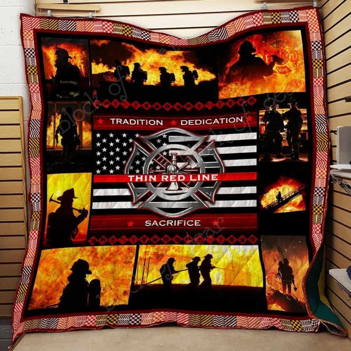 The Thin Red Line 8 Quilt Blanket