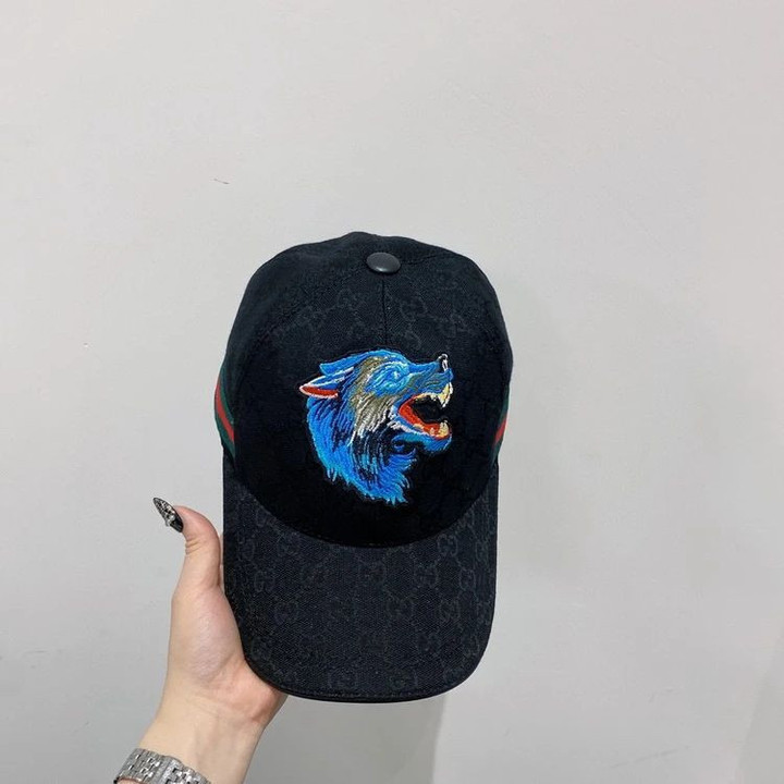 Gucci Blue Tiger Roaring Embroidered Baseball Cap In Black