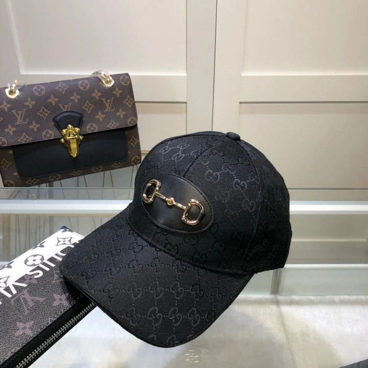 Gucci Logo Chain In Leather Patch Baseball Cap In Black