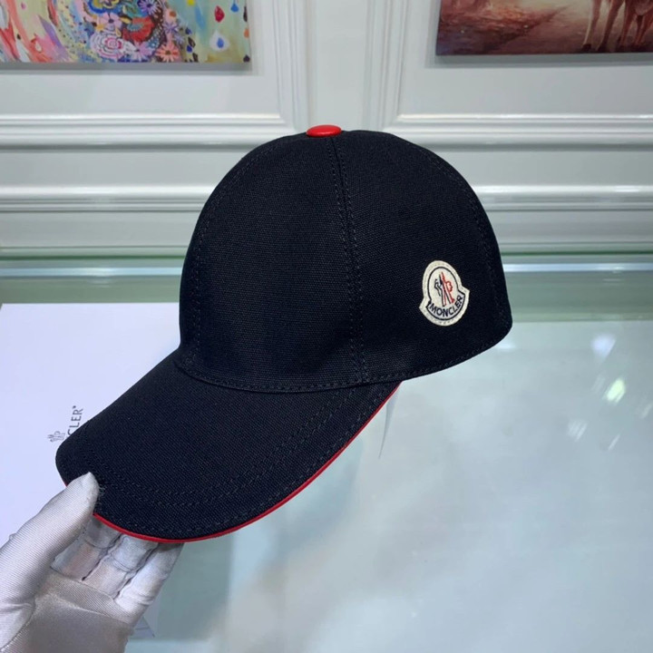 Moncler Logo Embroidered Mid Panel Baseball Cap In Black