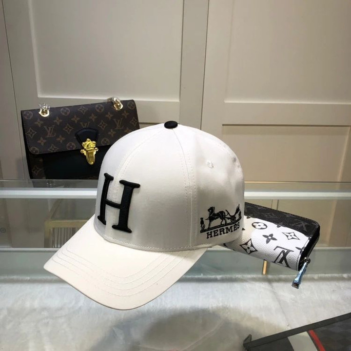 Hermes Giant H Embroidery Baseball Cap In White