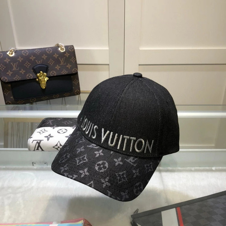 Louis Vuitton Signature Embroidered At The Front Baseball Cap In Black