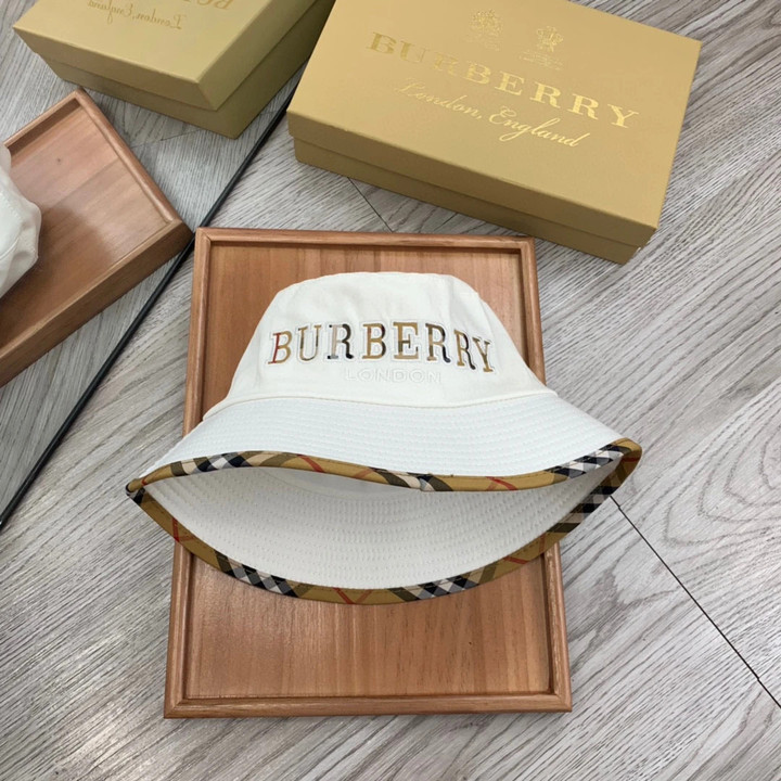 Burberry Embroidered Logo Vintage Check Trim Bucket Hat In White