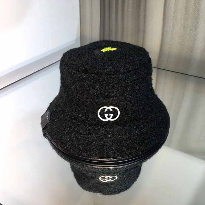 Gucci Label And Interlocking G Fleece Bucket Hat In Black