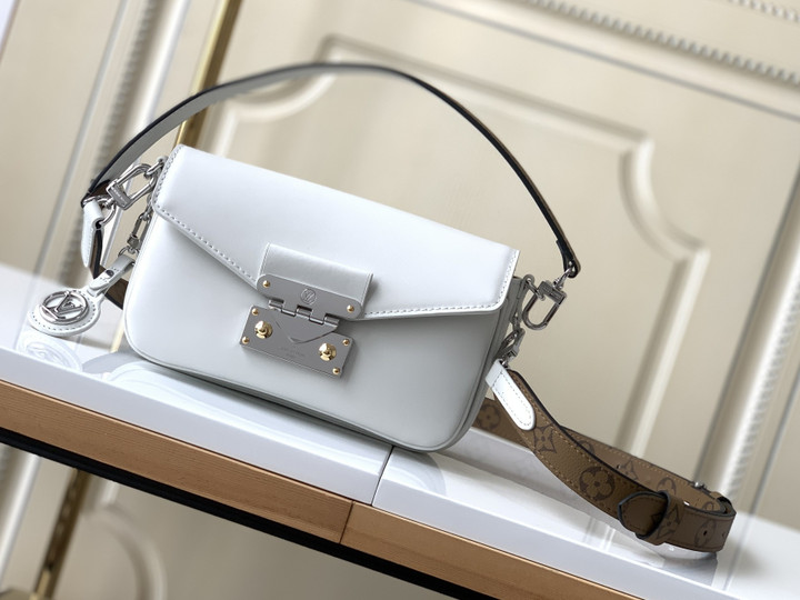 Louis Vuitton’s Swing New Versatile Classic White Bag