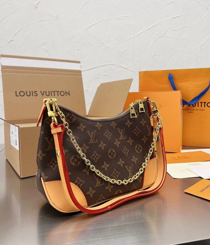 Louis Vuitton Boulogne Handbag - Natural