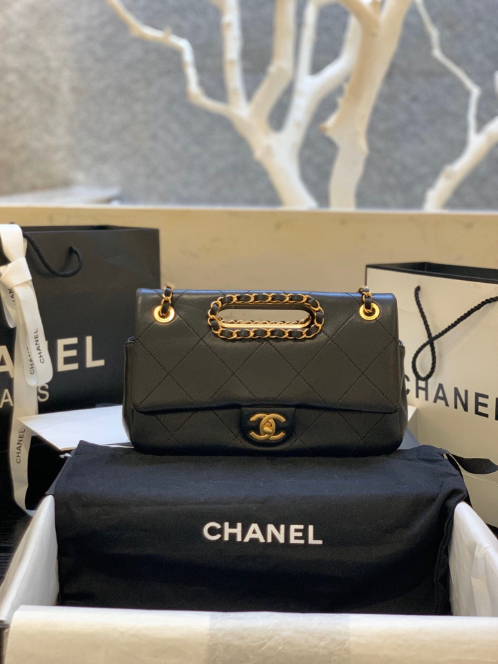Chanel A Real Catch Flap Bag Lambskin In Black