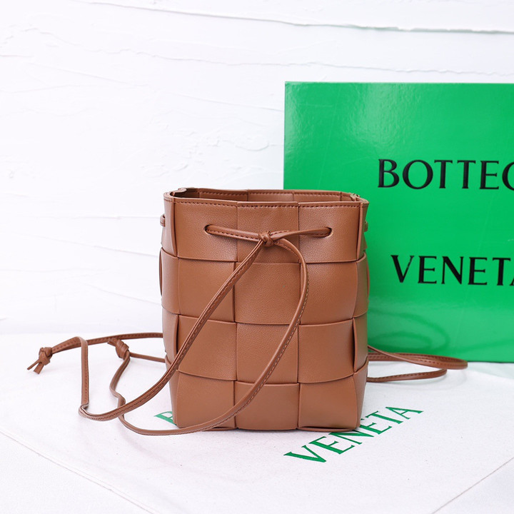 Bottega Veneta Cassette Small Bucket Bag Leather In Brown