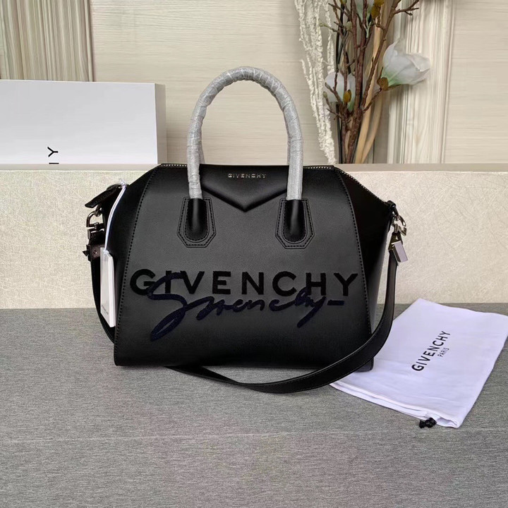 Givenchy Antigona Signature Messenger Bag Cowhide Leather In Black