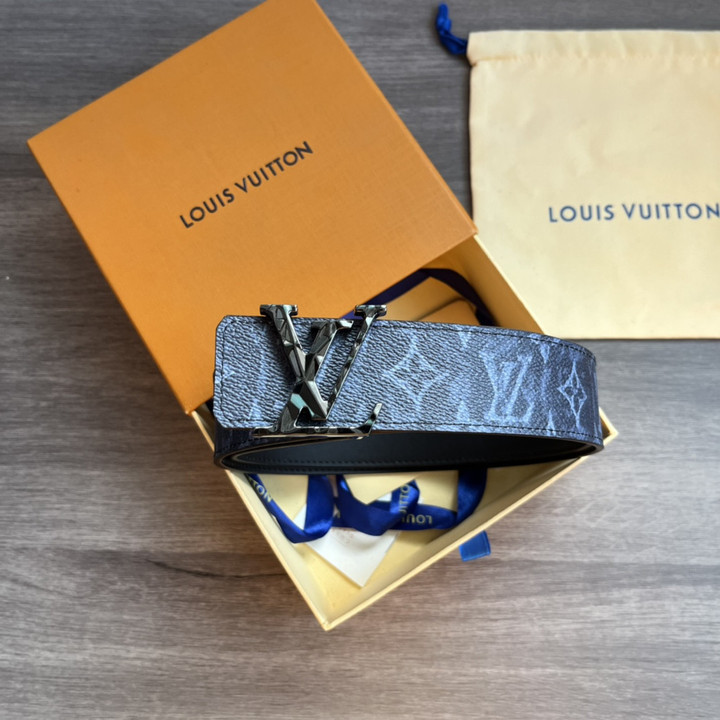 Louis Vuitton Black LV Tag 40mm Reversible Belt