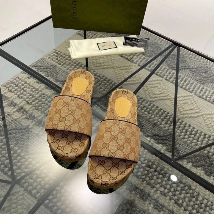 Gucci Gg Canvas Slide Sandal In Beige