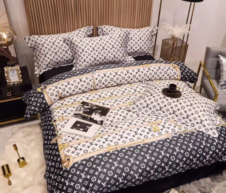 Louis Vuitton Monogram Pattern Bedding Set In Black And White