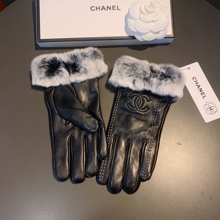 Chanel Black Leather Full Finger Gloves With Seam Line Pattern