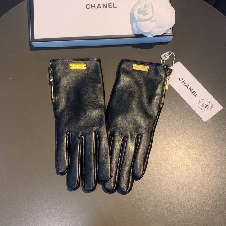 Chanel Black Full Finger Gloves With Zipper Closure