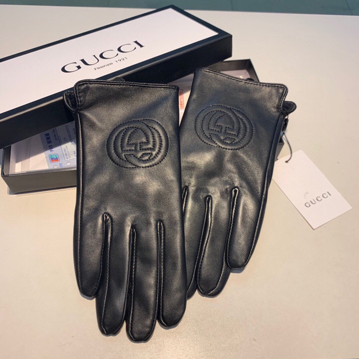 Gucci Leather Full Finger Gloves In Black With Interlocking Logo