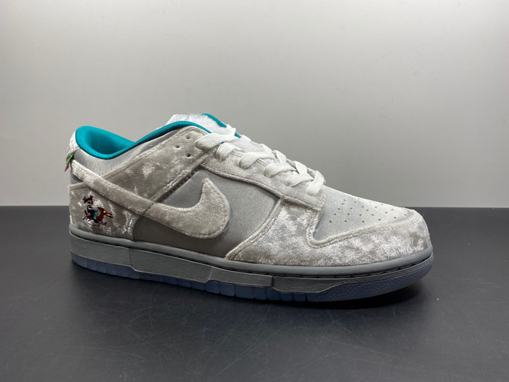 Nike Wmns Dunk Low "Ice" DO2326-001