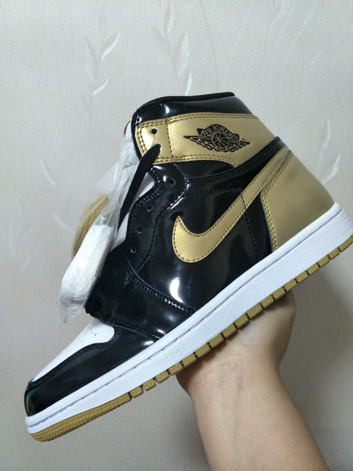 Nike Air Jordan 1 Retro High Gold Top 3 861428-001 

