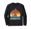 Bassquatsch Fishing Bigfoot Yeti Sasquatsch Retro Vintage Long Sleeve T-Shirt