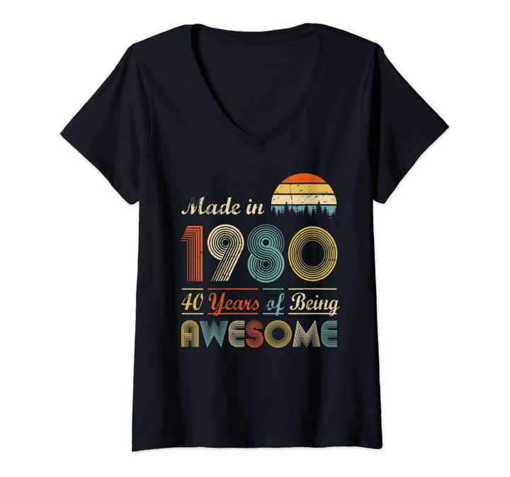 Womens Vintage 1980 Made In 1980 40th Birthday 40 Years Old Gift V-Neck T-Shirt