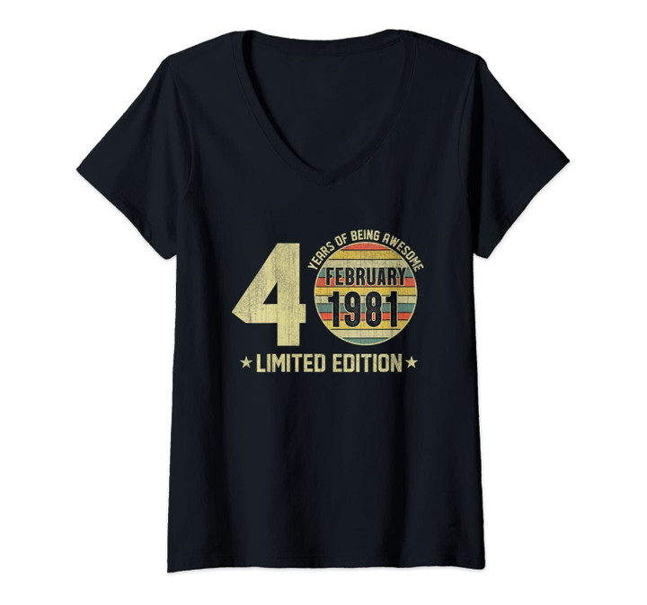 Womens Vintage February 1981 Designs 40 Yrs Old 40th Birthday Gif V-Neck T-Shirt