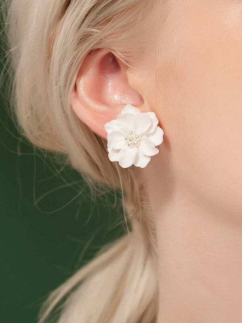 Faux Pearl Flower Stud Earrings 1pair