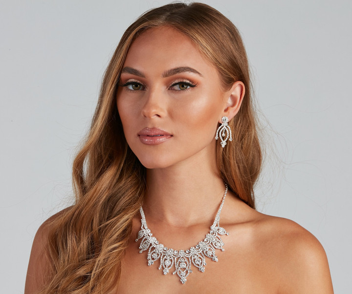 Stunning And Luxe Necklace And Earrings Set