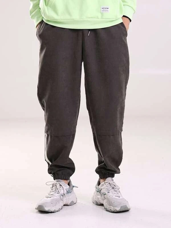 Men Contrast Tape Patched Detail Carrot Pants