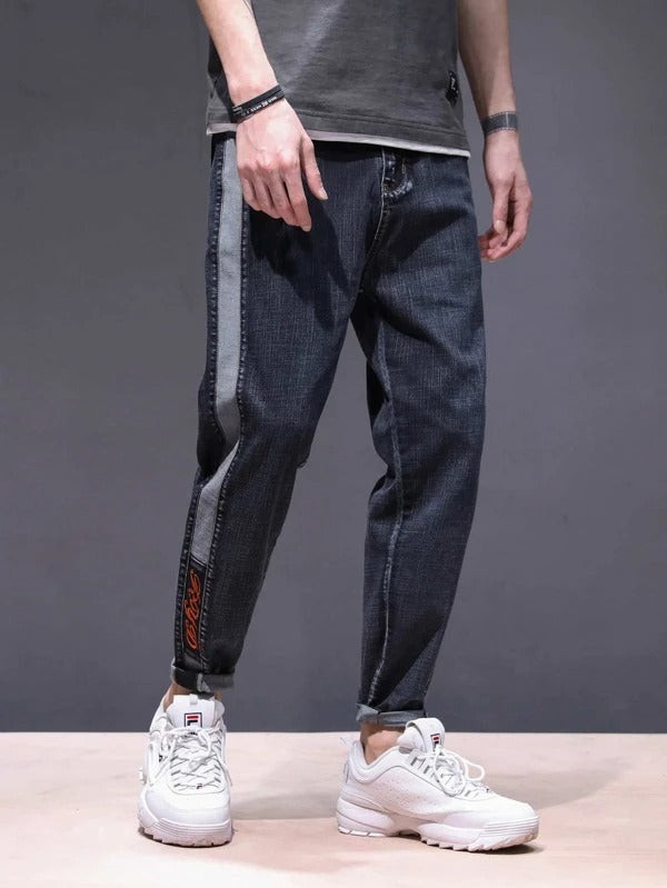 Men Contrast Panel Embroidered Tapered Jeans