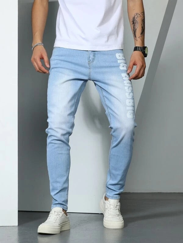 Men Letter Graphic Washed Jeans