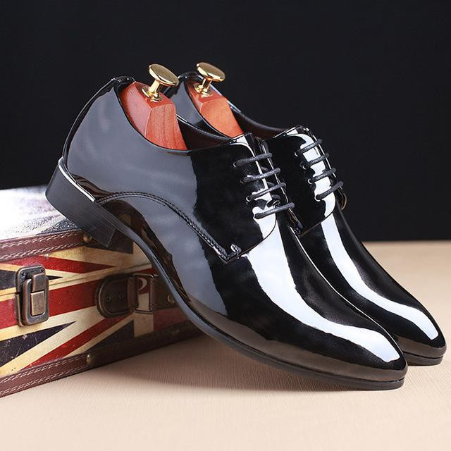Men Dress Shoes Luxury Fashion Design Pointed Toe Patent Leather Oxford Shoes