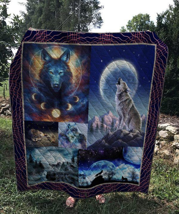 Wolf In The Night Quilt