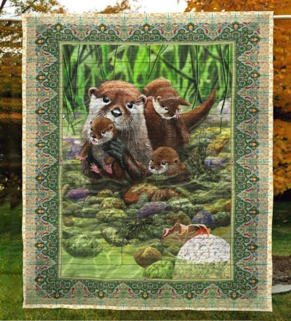 Otter Family Quilt Cusig