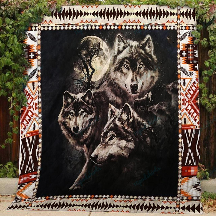 Three Wolves Howling At The Moon Quilt Ll