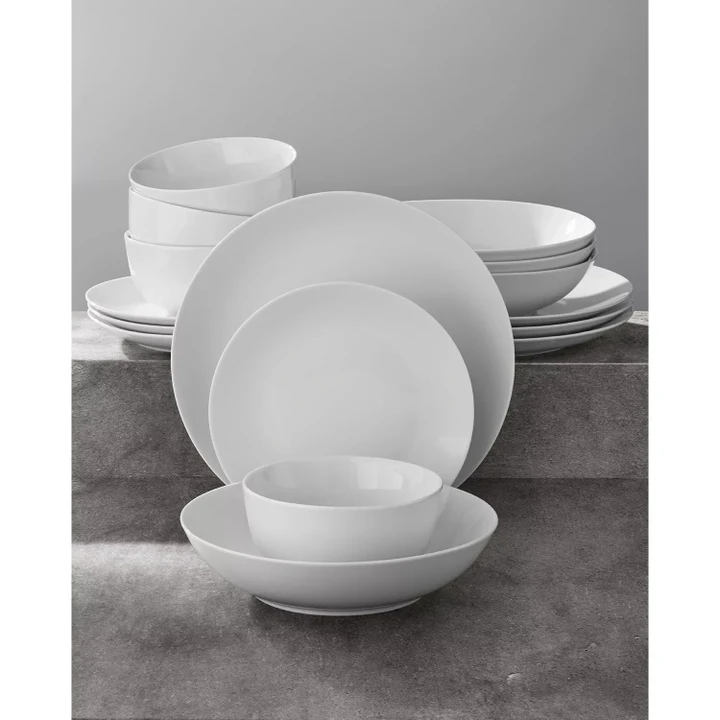 Member's Mark 16-Piece Porcelain Dinnerware Set