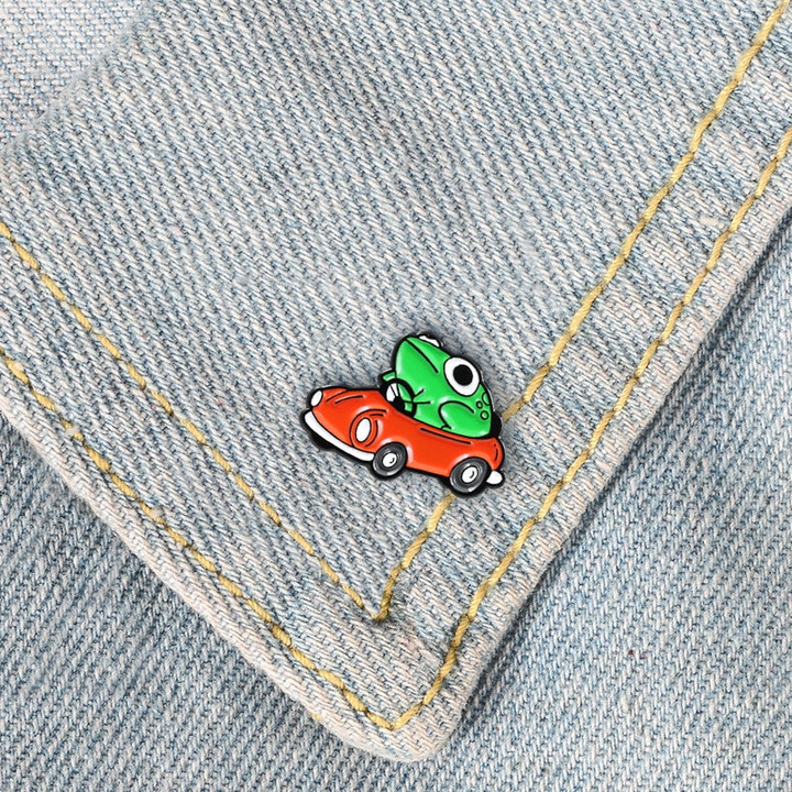 Frog driving badge
