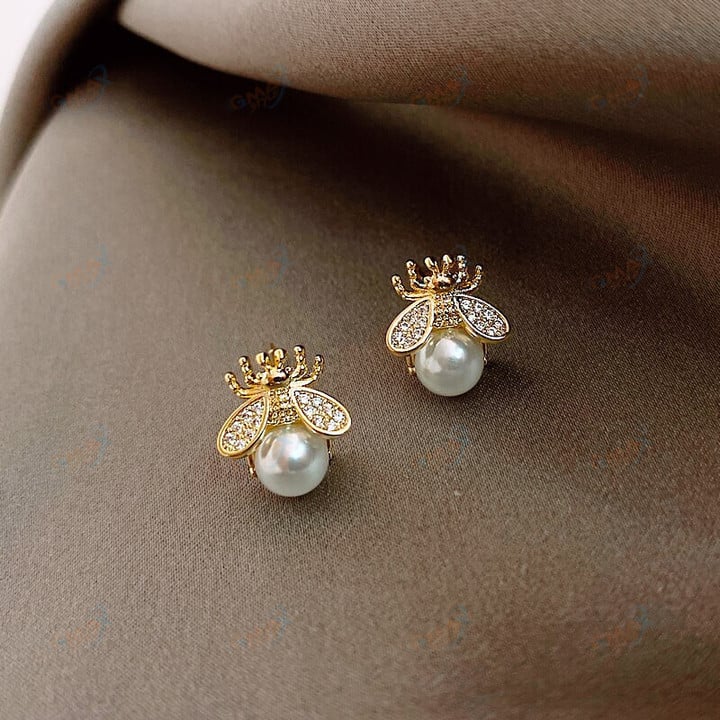 luxurious Pearl Woman's Earrings Fashion design sense bee insect Earrings Korean women jewelry