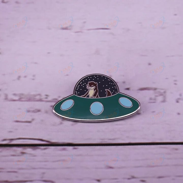 Funny Otter Pin