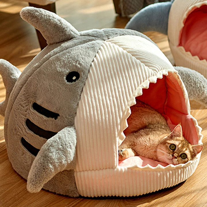 Enclosed Warm Cat Bed For Portable Pet Beds