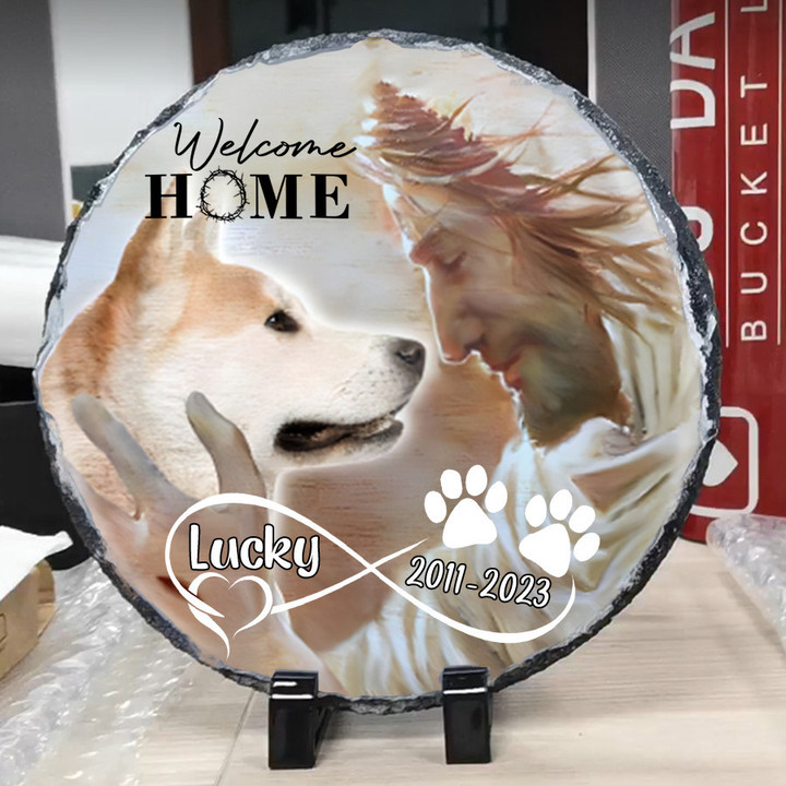 Personalized Akita Inu Memorial Stone, Jesus and Dog Safe in His Arm, Dog Memorial Gift for Home or Garden