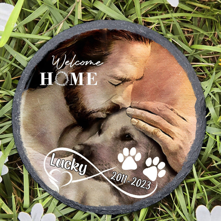 Personalized Labrador Retriever Memorial Stone, Dog with Jesus Hug in Hand, Pet Memorial Gift for Home or Garden, Lost of Dog Gift