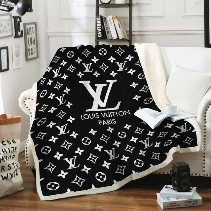Louis Vuitton Paris Luxury Fleece Blanket Original 4