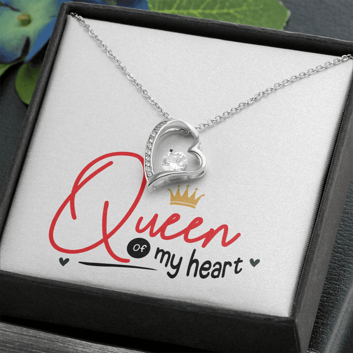 Gift for Wife, Gift for Girlfriend, Gift For Women, Modern Necklace, Queen of My Heart , Heart Necklace
