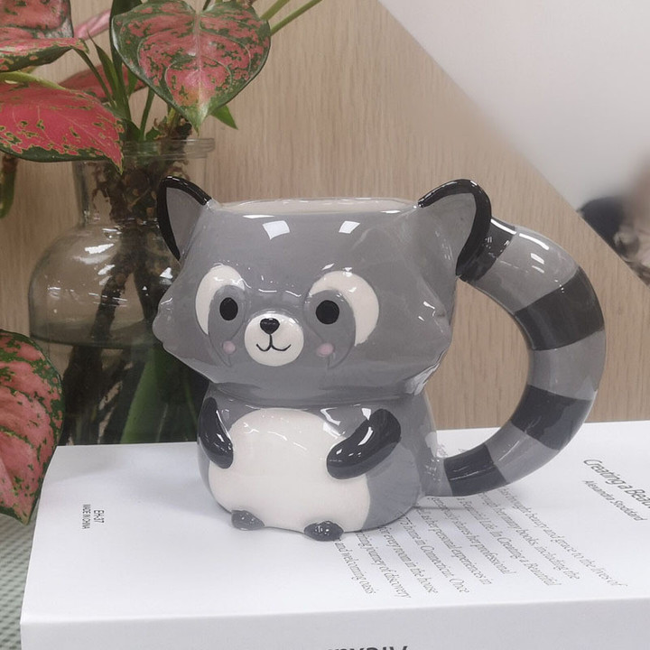 Coloured drawing or pattern stereo little raccoon ceramic cup mug