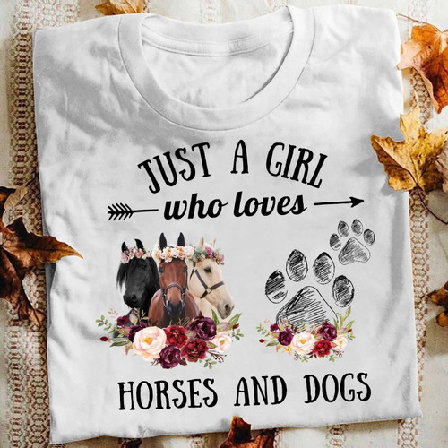 Horse Easybears™Classic T-shirt Girl Loves Horses And Dogs