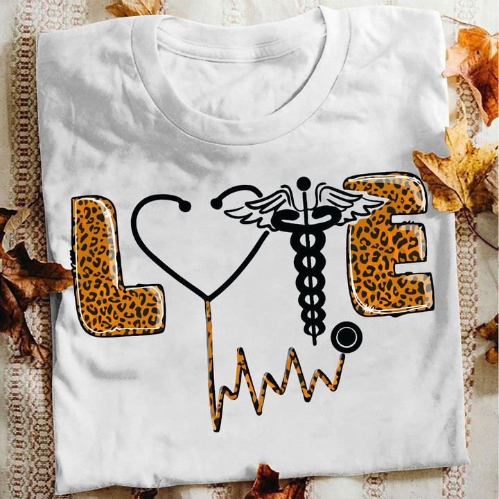 Nurse T-shirt Love Nursing Leopard