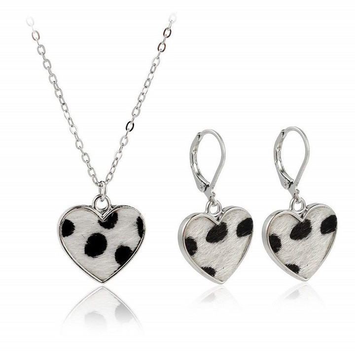 2pcs Silver Plated Cow Print Furs Necklace